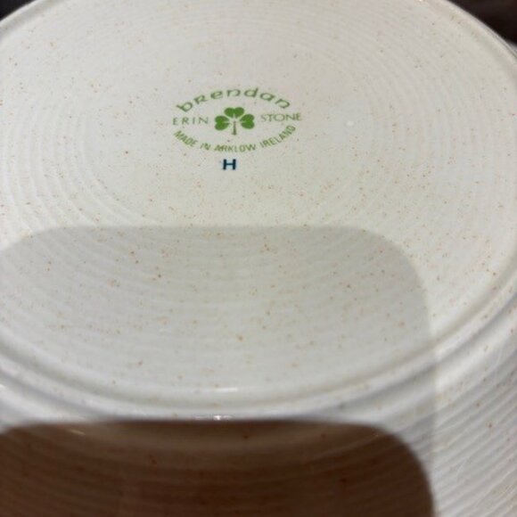 Arklow Brendan Erin Stone Buttercups Rimmed Serving Bowl 10" x 10" - Picture 5 of 8